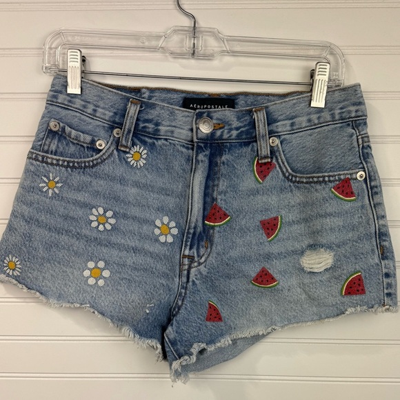 Aeropostale women’s high rise daisy & watermelon print denim shorts. Size 4 - Picture 1 of 5